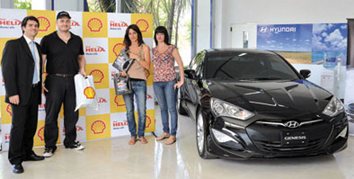 Shell Helix y Hyundai celebraron el éxito de ventas de la coupé Genesis.
