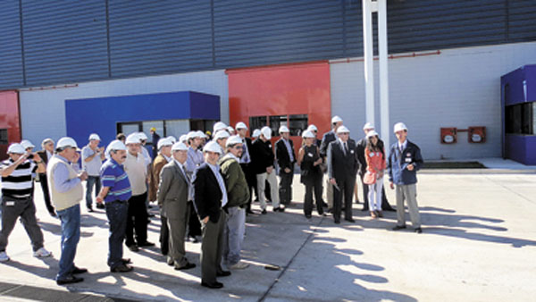 Los invitados realizaron visitas guiadas a las instalaciones de la nueva sede de Gulf Oil Argentina.