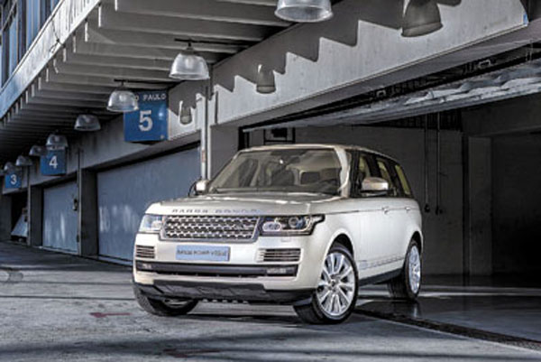 La nueva Range Rover está claramente por encima de la Mercedes-Benz ML y de la Porsche Cayenne.