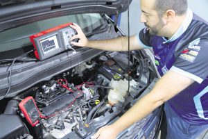 Debajo de la inyección electrónica sigue habiendo un motor