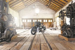 Motorrad y un artesano de Austria se unieron para crear una moto única