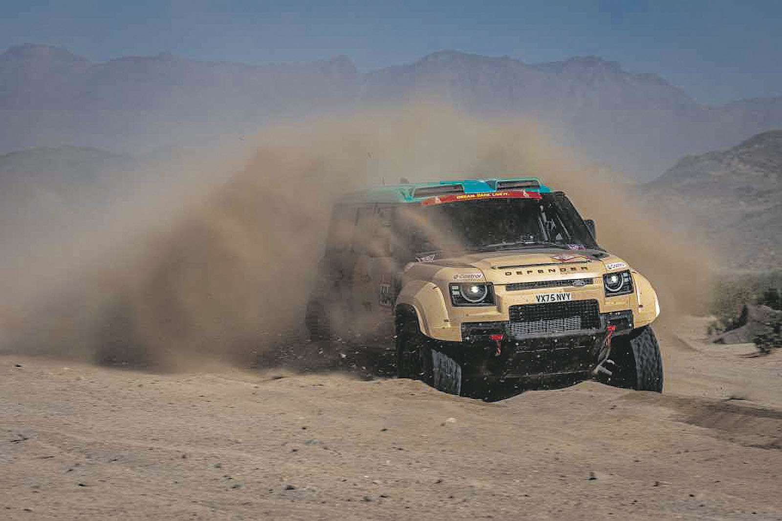 Defender Dakar D7X‑R